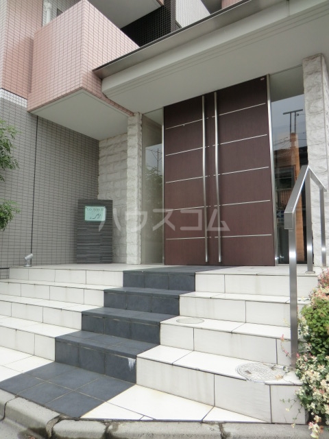 22/30 エントランス