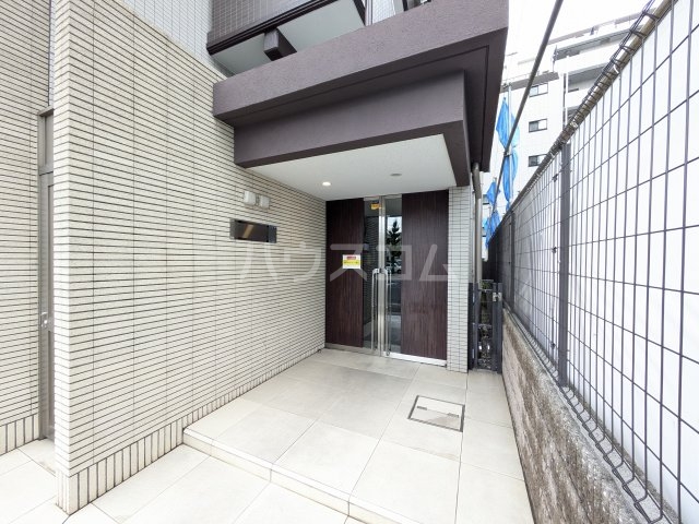 25/29 エントランス