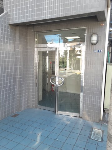 20/29 エントランス