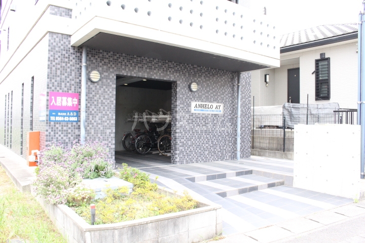 20/30 エントランス