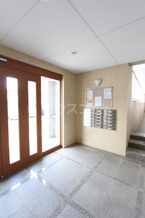 25/30 エントランス