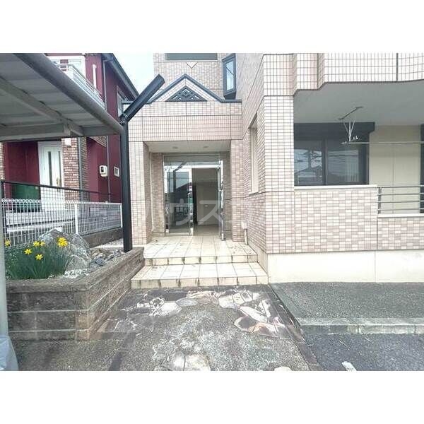 15/26 エントランス