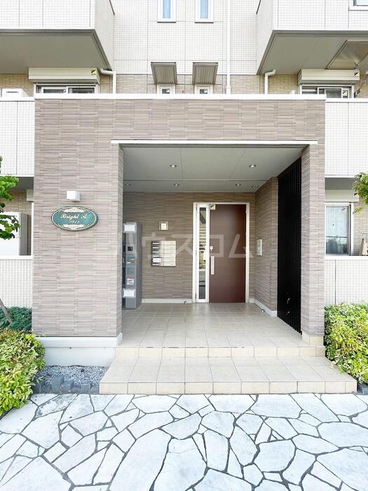 17/27 エントランス