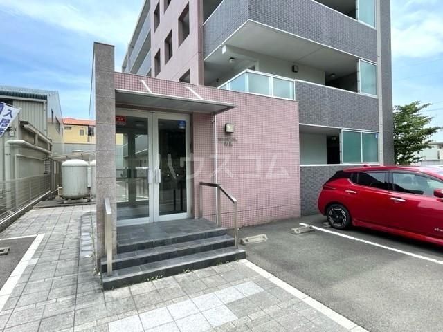 2/4 エントランス