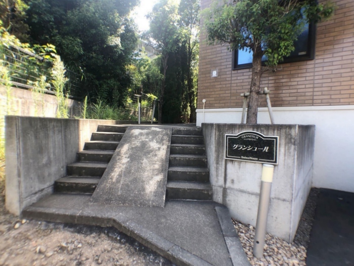 13/21 エントランス