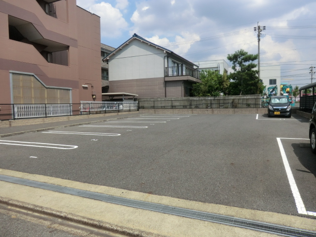 14/16 駐車場
