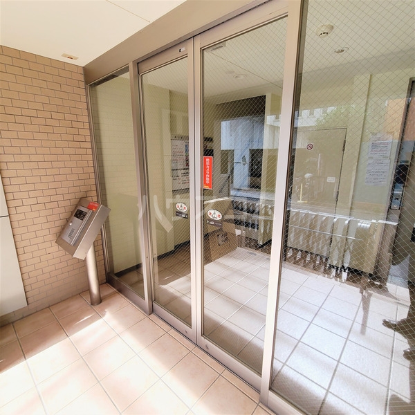 16/26 エントランス