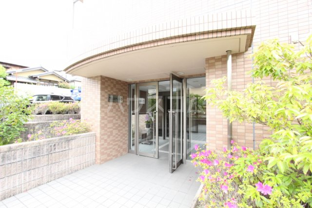 20/30 エントランス