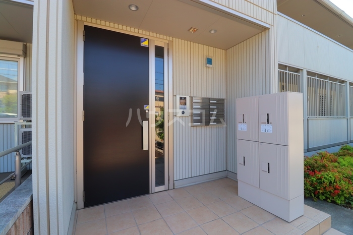 18/22 エントランス