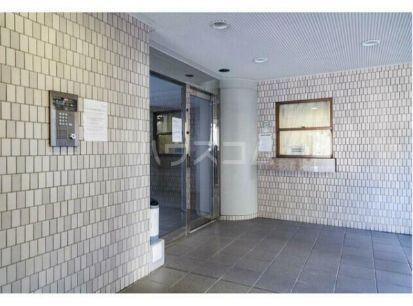 16/26 エントランス