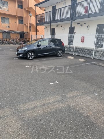 2/3 駐車場