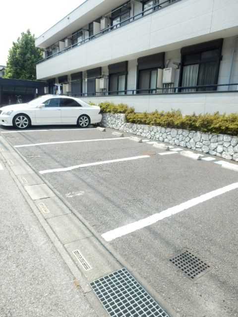 2/10 駐車場