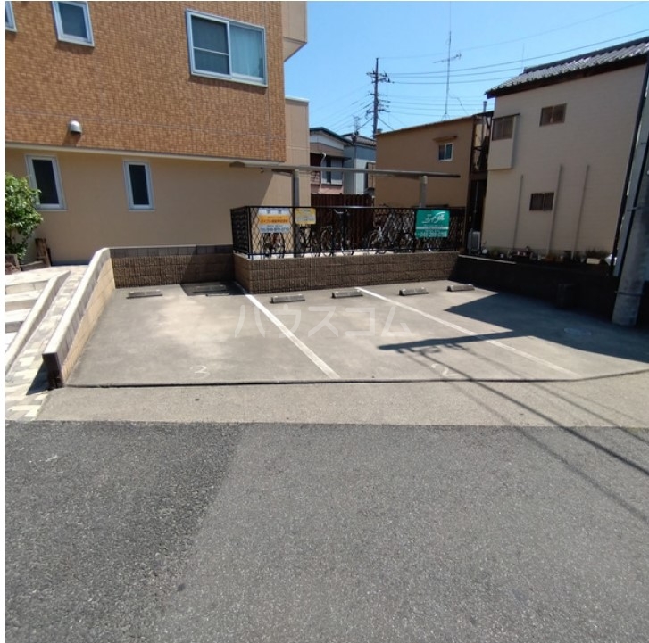 20/21 駐車場