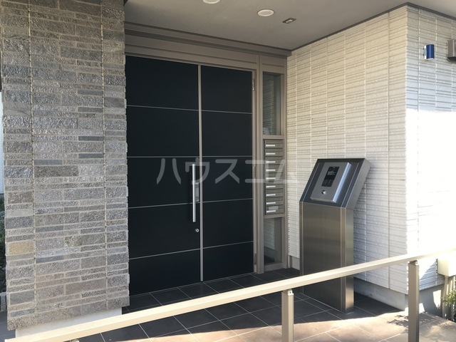 2/5 エントランス