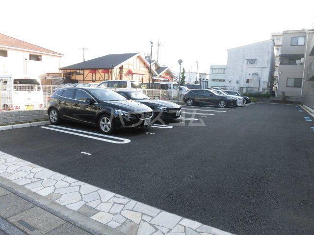22/27 駐車場