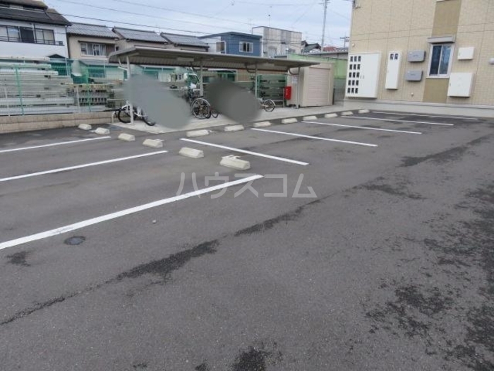 17/18 駐車場