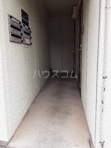 16/21 エントランス