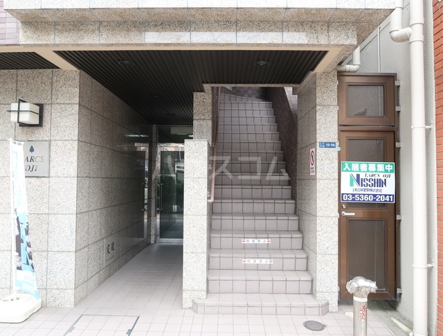 28/30 エントランス