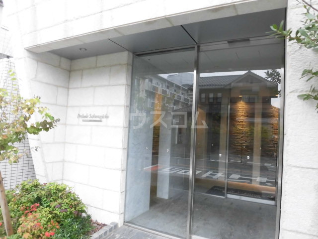 22/25 エントランス