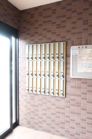 26/30 エントランス