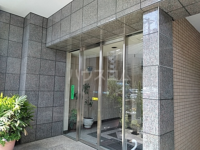 21/25 エントランス