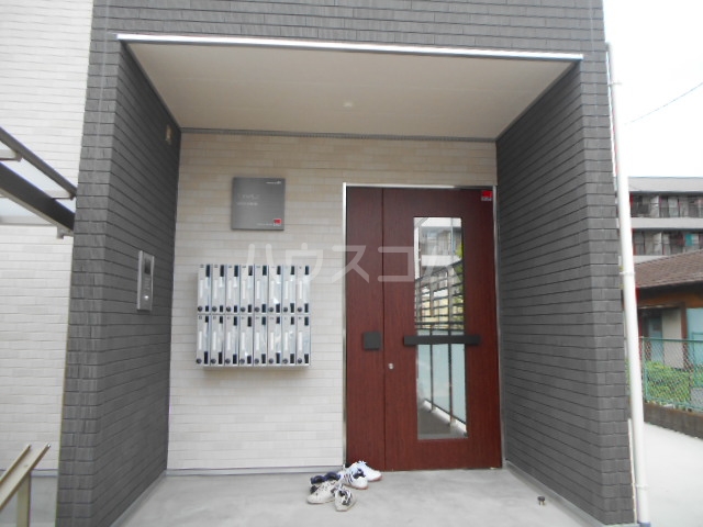 18/24 エントランス