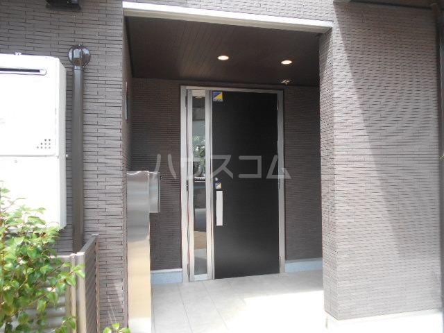 16/18 エントランス