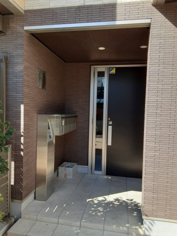 27/30 エントランス