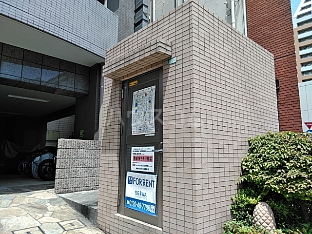 21/27 エントランス