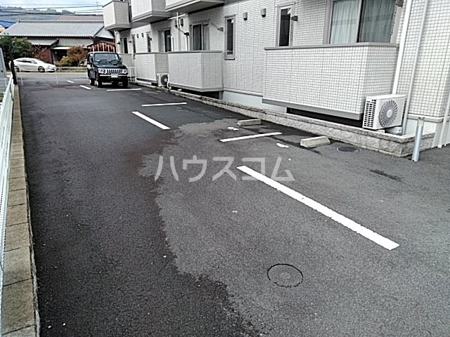 2/3 駐車場