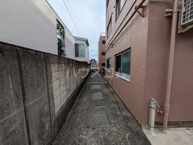 28/29 エントランス