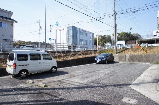 18/21 駐車場