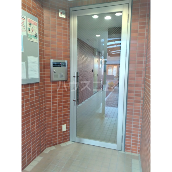 13/21 エントランス