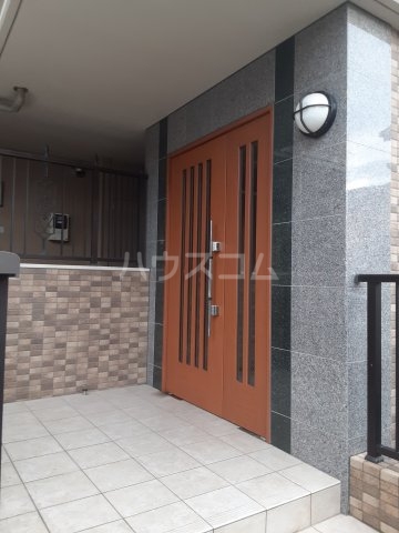 28/29 エントランス