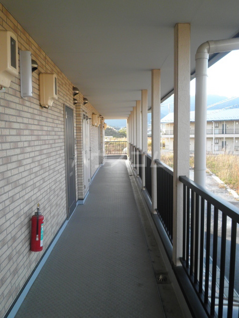 21/30 エントランス