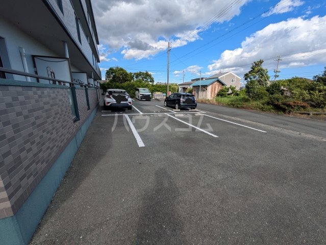 23/30 駐車場