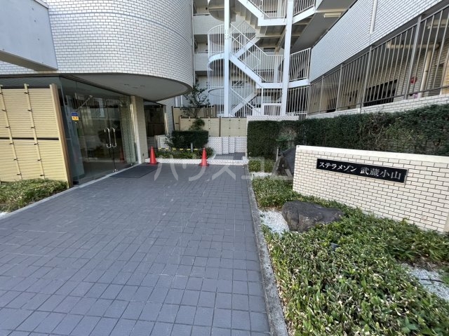 15/23 エントランス