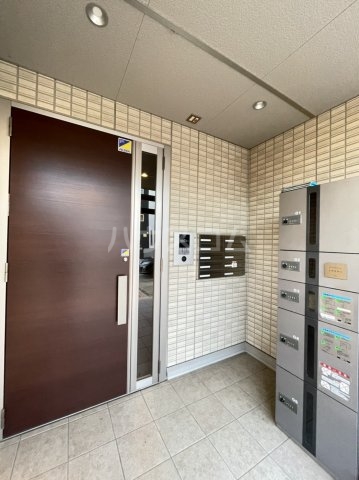 14/25 エントランス