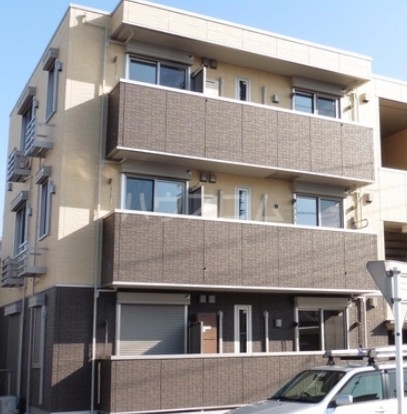 15/22 エントランス