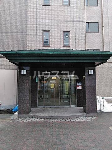 24/27 エントランス