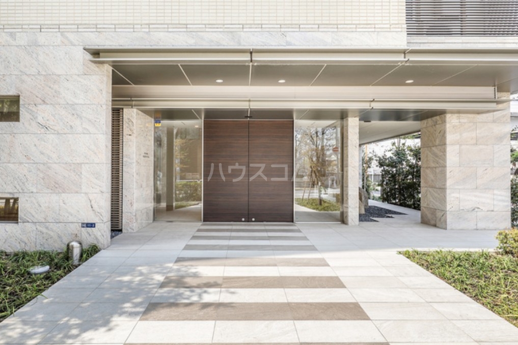 14/18 エントランス