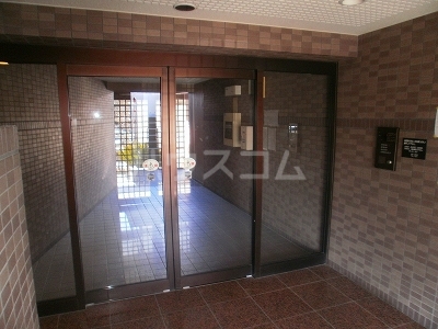 22/30 エントランス