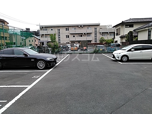 2/3 駐車場