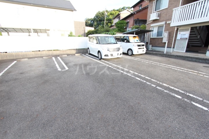 27/30 駐車場