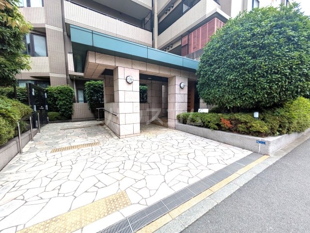 22/29 エントランス