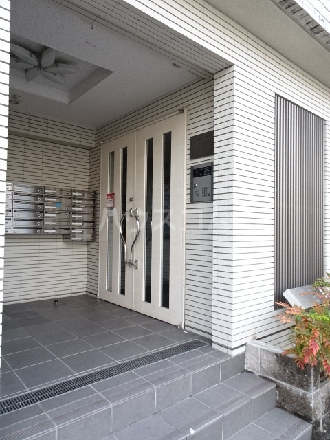 22/30 エントランス