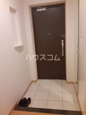 16/27 玄関