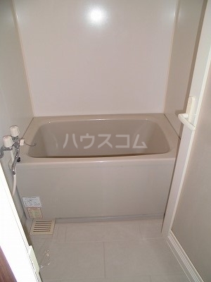 13/30 浴室