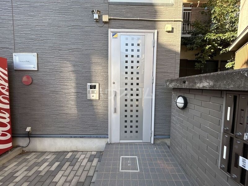 2/3 エントランス