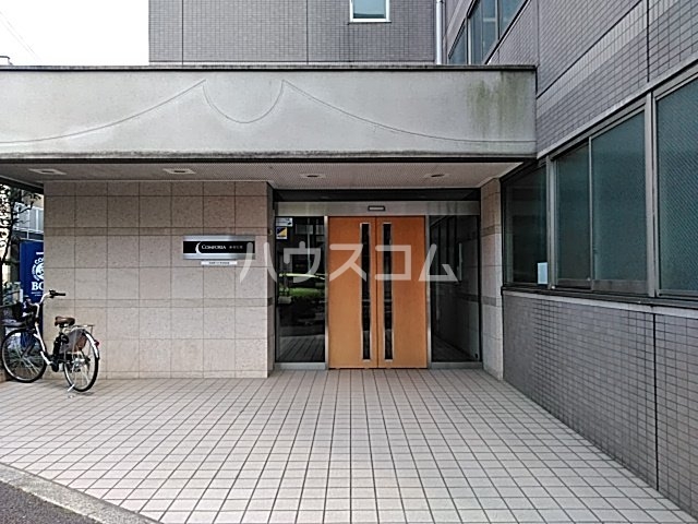 24/30 エントランス